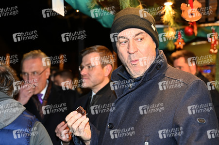 Markus Söder besucht den Christkindlesmarkt in Nürnberg