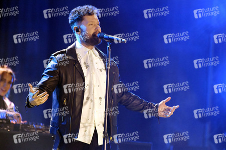 Silvestershow 'Celebrate at the Gate - Willkommen 2023' in Berlin