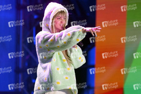 Silvestershow 'Celebrate at the Gate - Willkommen 2023' in Berlin