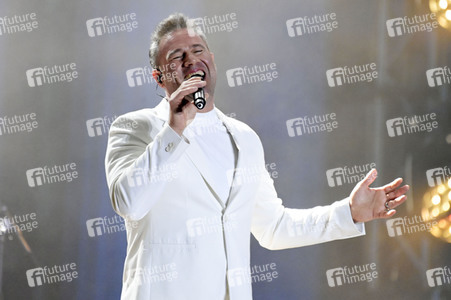 Silvestershow 'Celebrate at the Gate - Willkommen 2023' in Berlin