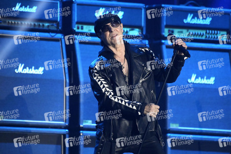 Silvestershow 'Celebrate at the Gate - Willkommen 2023' in Berlin