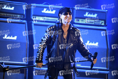 Silvestershow 'Celebrate at the Gate - Willkommen 2023' in Berlin