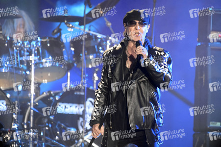 Silvestershow 'Celebrate at the Gate - Willkommen 2023' in Berlin