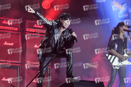Silvestershow 'Celebrate at the Gate - Willkommen 2023' in Berlin