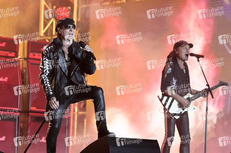 Silvestershow 'Celebrate at the Gate - Willkommen 2023' in Berlin