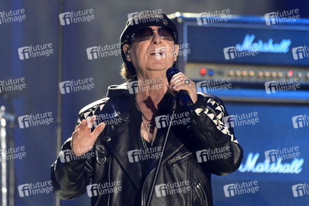 Silvestershow 'Celebrate at the Gate - Willkommen 2023' in Berlin