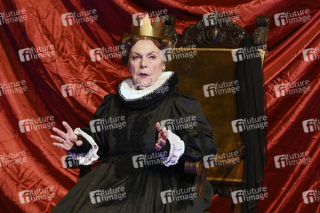 Theaterprobe 'Der König stirbt' in Dessau-Roßlau