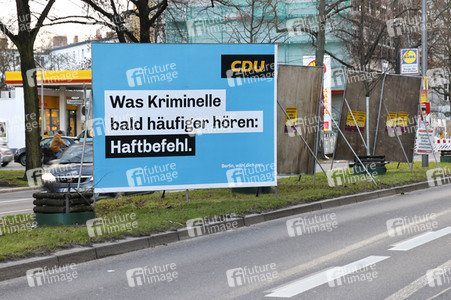 Wahlkampagne zur Wiederholungswahl zum Abgeordnetenhaus in Berlin