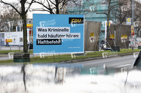 Wahlkampagne zur Wiederholungswahl zum Abgeordnetenhaus in Berlin