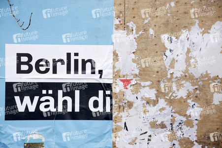 Wahlplakate zur Wiederholungswahl zum Abgeordnetenhaus in Berlin