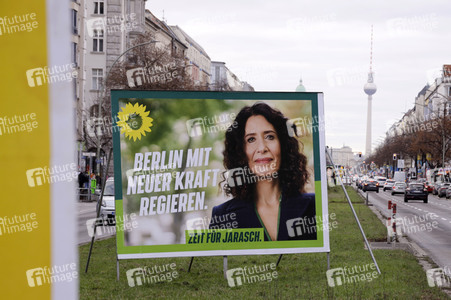 Wahlplakate zur Wiederholungswahl zum Abgeordnetenhaus in Berlin