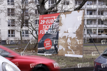 Wahlplakate zur Wiederholungswahl zum Abgeordnetenhaus in Berlin