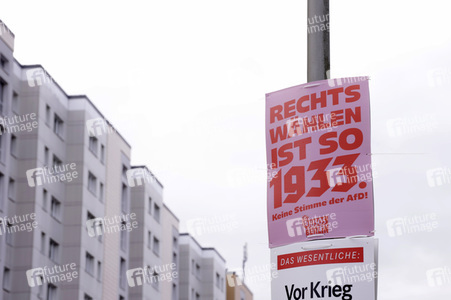 Wahlplakate zur Wiederholungswahl zum Abgeordnetenhaus in Berlin