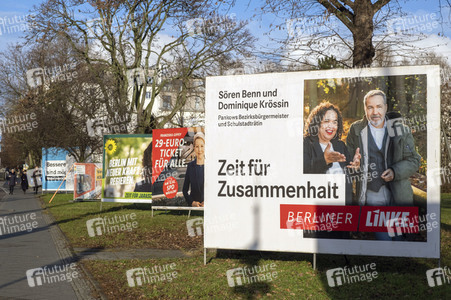 Wahlplakate zur Wiederholungswahl zum Abgeordnetenhaus in Berlin