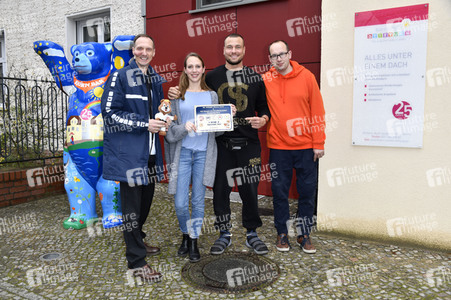 Spendenübergabe an die Björn Schulz Stiftung in Berlin