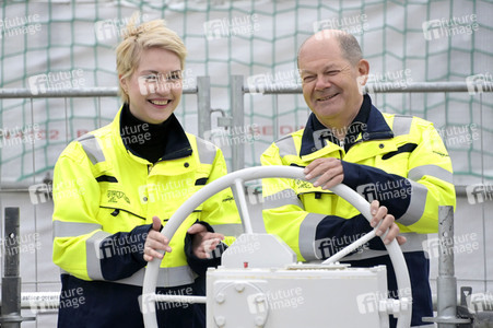 Offizielle Inbetriebnahme des LNG-Terminals 'Deutsche Ostsee' in Lubmin