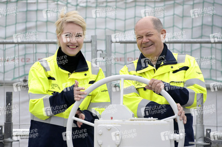 Offizielle Inbetriebnahme des LNG-Terminals 'Deutsche Ostsee' in Lubmin