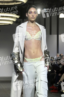 Kilian Kerner Fashion Show auf der Berlin Fashion Week A/W 2023