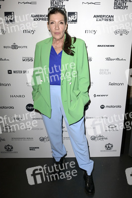 Marcel Ostertag Fashion Show auf der Berlin Fashion Week A/W 2023