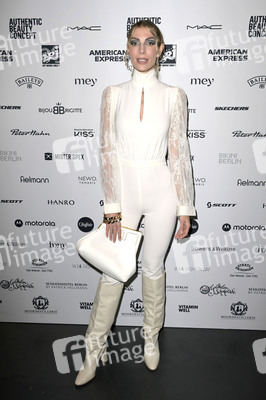 Marcel Ostertag Fashion Show auf der Berlin Fashion Week A/W 2023