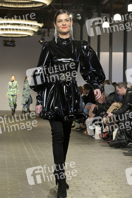 Marcel Ostertag Fashion Show auf der Berlin Fashion Week A/W 2023