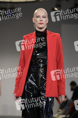 Marcel Ostertag Fashion Show auf der Berlin Fashion Week A/W 2023