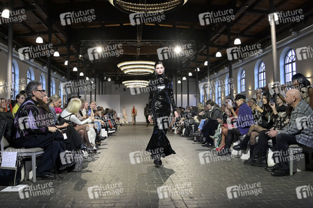 Marcel Ostertag Fashion Show auf der Berlin Fashion Week A/W 2023