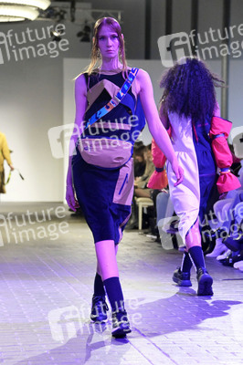Rebekka Ruetz Fashion Show auf der Berlin Fashion Week A/W 2023