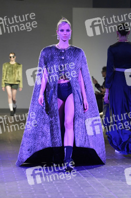 Rebekka Ruetz Fashion Show auf der Berlin Fashion Week A/W 2023