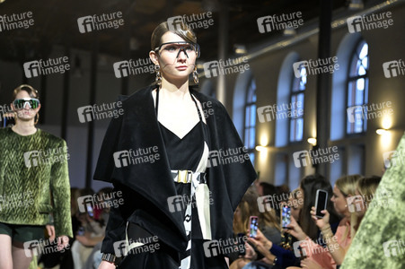 Rebekka Ruetz Fashion Show auf der Berlin Fashion Week A/W 2023