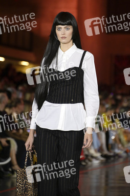Marc Cain Fashion Show auf der Berlin Fashion Week A/W 2023