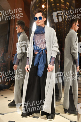 Anja Gockel Fashion Show auf der Berlin Fashion Week A/W 2023