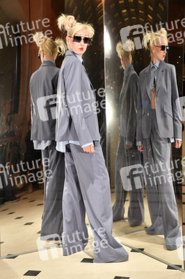 Anja Gockel Fashion Show auf der Berlin Fashion Week A/W 2023