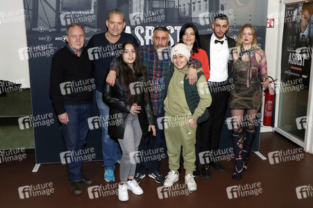 Seienpremiere 'Asbest' in Berlin