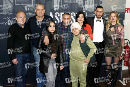Seienpremiere 'Asbest' in Berlin