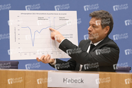 Bundespressekonferenz Vorstellung des Jahreswirtschaftsberichts 2023 in Berlin