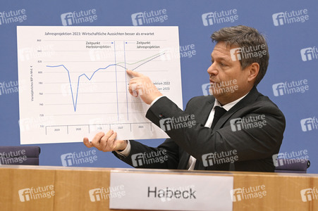 Bundespressekonferenz Vorstellung des Jahreswirtschaftsberichts 2023 in Berlin