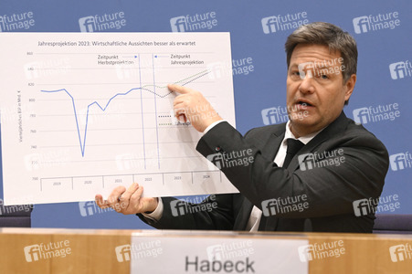 Bundespressekonferenz Vorstellung des Jahreswirtschaftsberichts 2023 in Berlin