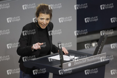 83. Sitzung des Deutschen Bundestages in Berlin