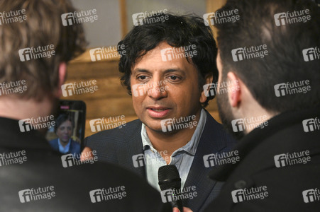 Filmpremiere 'Knock at the Cabin' in München