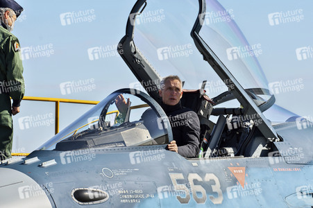Jens Stoltenberg besucht die Iruma Air Base in Sayama
