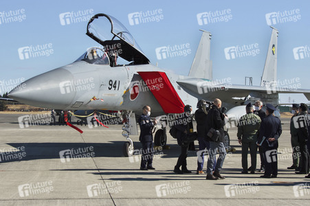 Jens Stoltenberg besucht die Iruma Air Base in Sayama