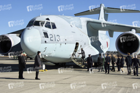Jens Stoltenberg besucht die Iruma Air Base in Sayama