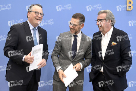 Bundespressekonferenz Vorstellung der Forderungen der Metall- und Elektro-Industrie in Berlin