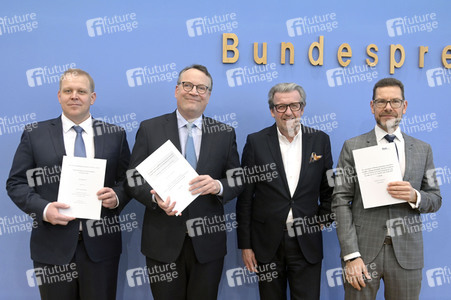 Bundespressekonferenz Vorstellung der Forderungen der Metall- und Elektro-Industrie in Berlin