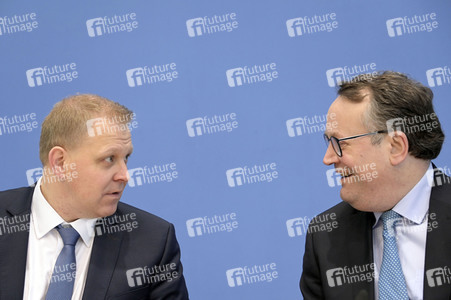 Bundespressekonferenz Vorstellung der Forderungen der Metall- und Elektro-Industrie in Berlin
