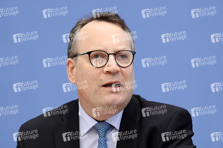 Bundespressekonferenz Vorstellung der Forderungen der Metall- und Elektro-Industrie in Berlin