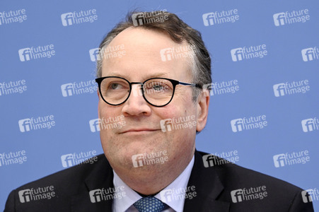 Bundespressekonferenz Vorstellung der Forderungen der Metall- und Elektro-Industrie in Berlin
