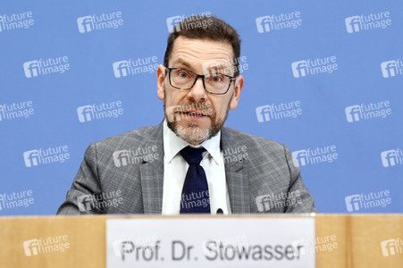 Bundespressekonferenz Vorstellung der Forderungen der Metall- und Elektro-Industrie in Berlin