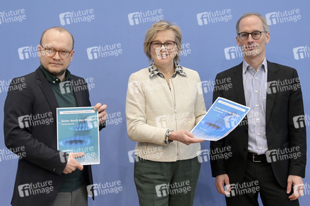 Bundespressekonferenz 100 Tage ExpertInnen-Kommission Gas- und Wärme in Berlin